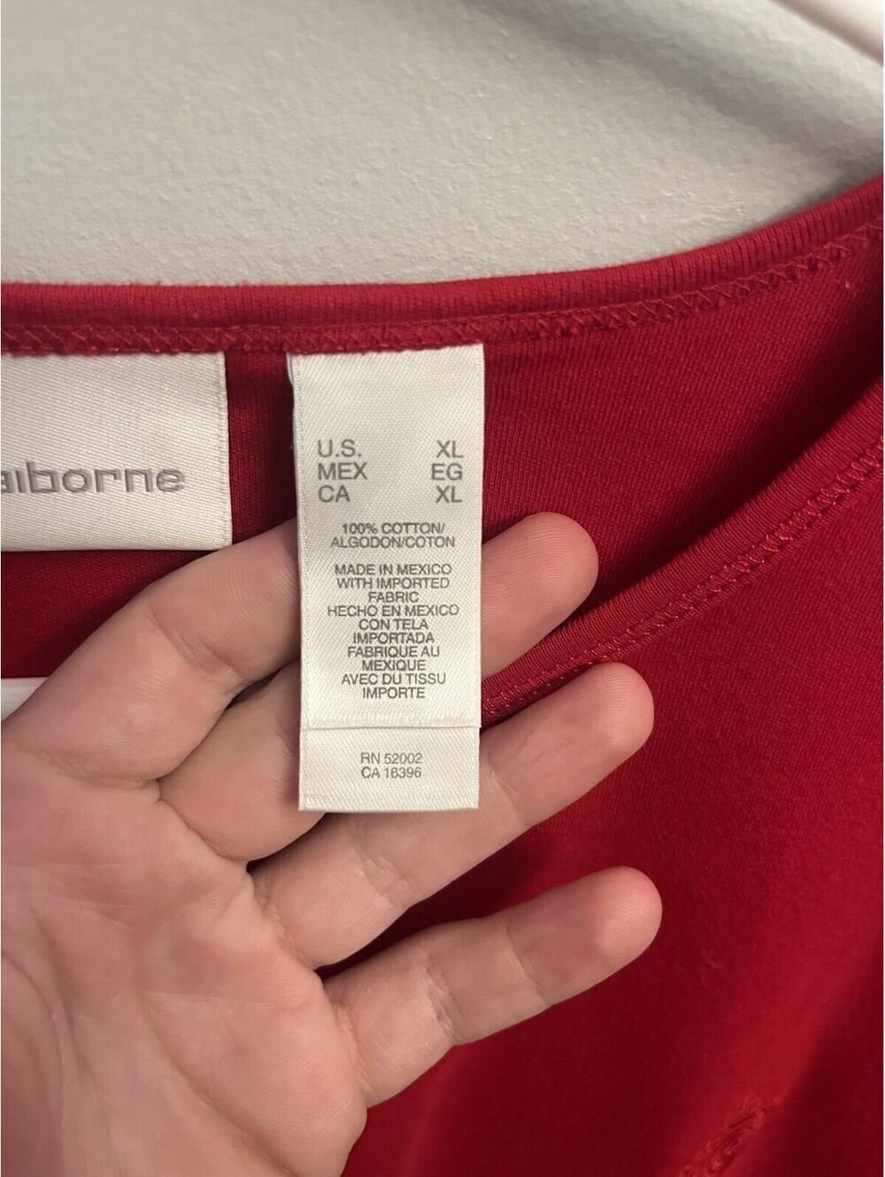 Classic Liz Claiborne Red Short Sleeved Top With Emblem Size XL - Picture 4 of 4